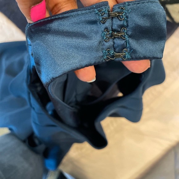 ABS rose sleeved dress - Picture 7 of 15